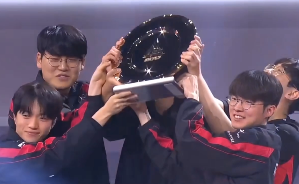 乐鱼LEYU关于Faker连续十二场比赛得分超过比分优势明显，TES挑战极限！的信息