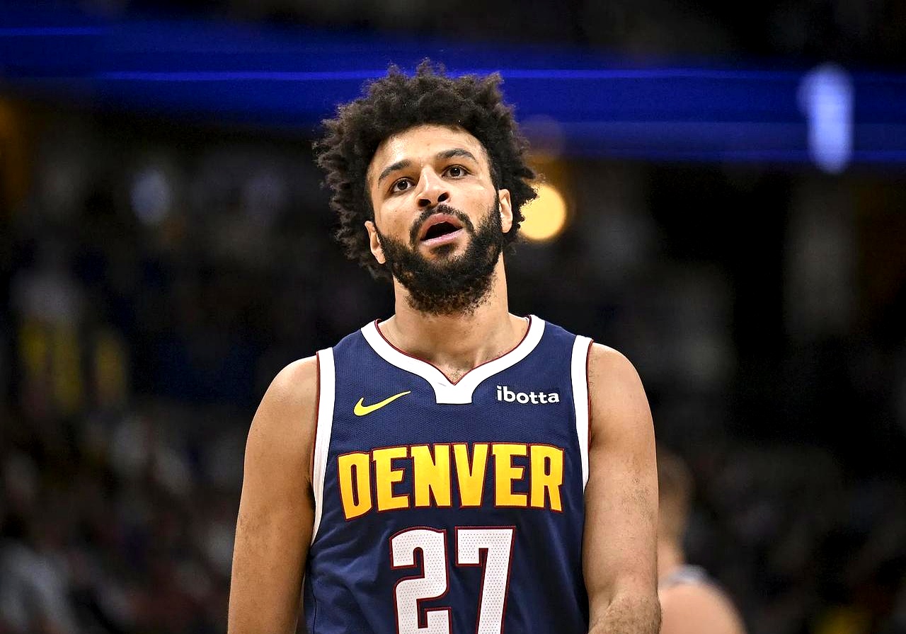 乐鱼LEYU穆雷回归赛场，势不可挡首场状态亮眼，日本队观众沸腾！的简单介绍