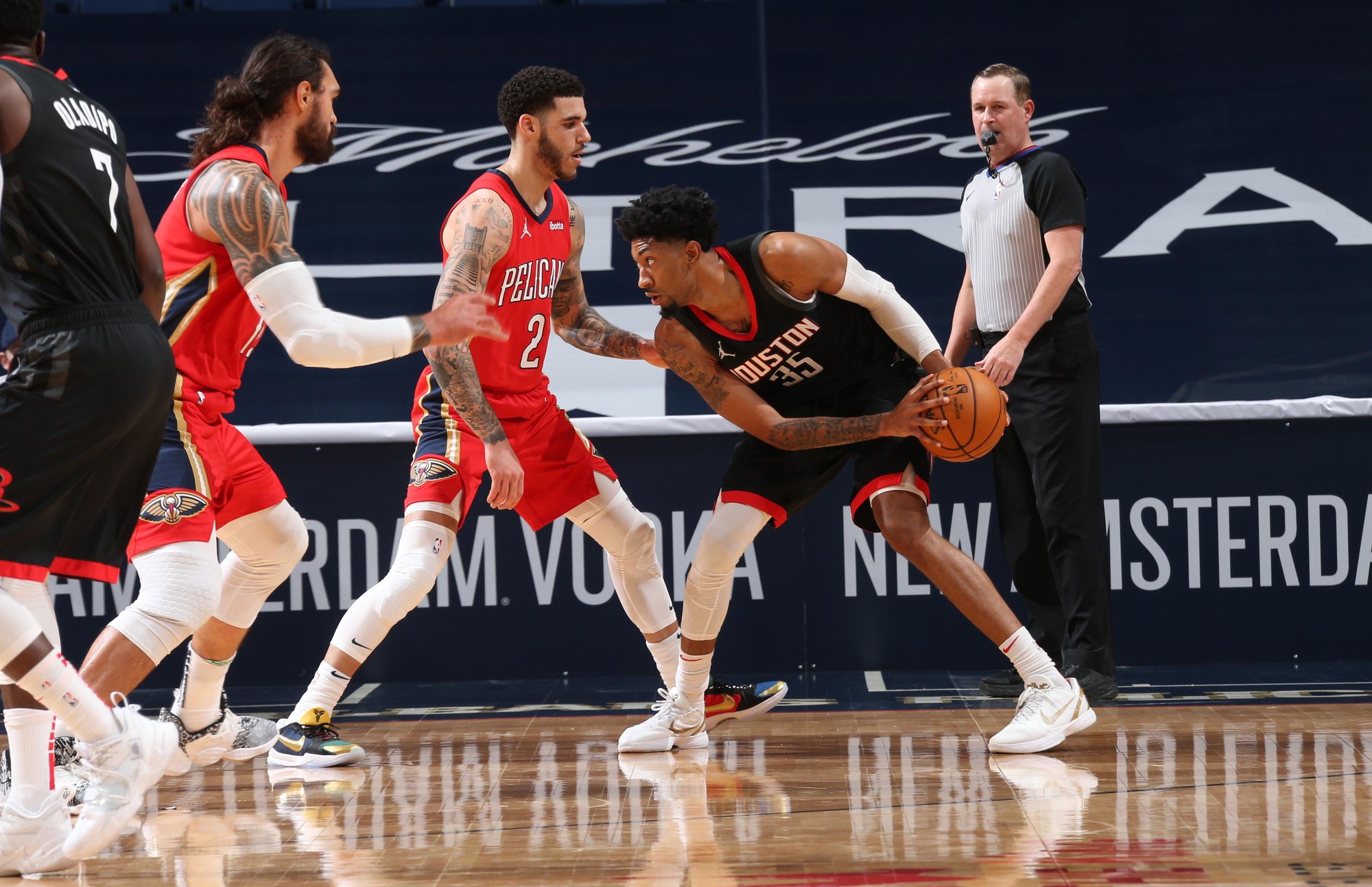 乐鱼网站包含从底特律活塞围绕NBA季后赛调整名单到凯恩与60激战澳大利亚队分钟，风云突变洛杉矶湖人今晚止住颓势的词条